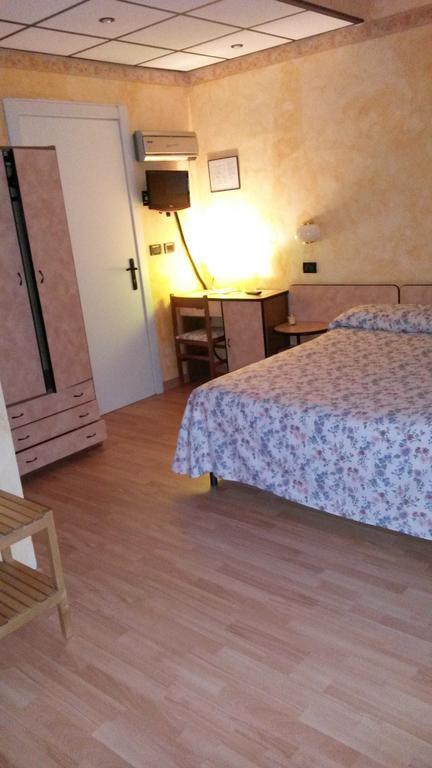 Albergo Sangrila لانزو تورينيس المظهر الخارجي الصورة