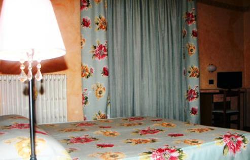 Albergo Sangrila لانزو تورينيس المظهر الخارجي الصورة