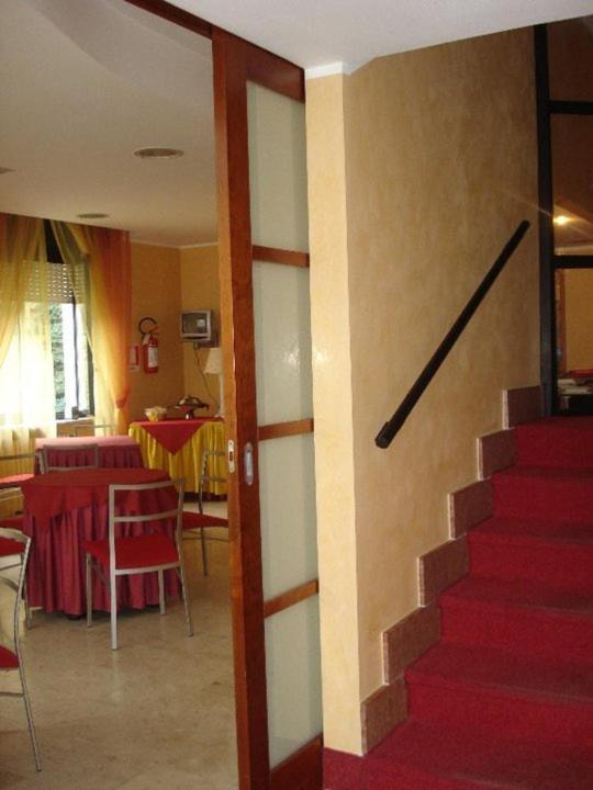 Albergo Sangrila لانزو تورينيس المظهر الخارجي الصورة
