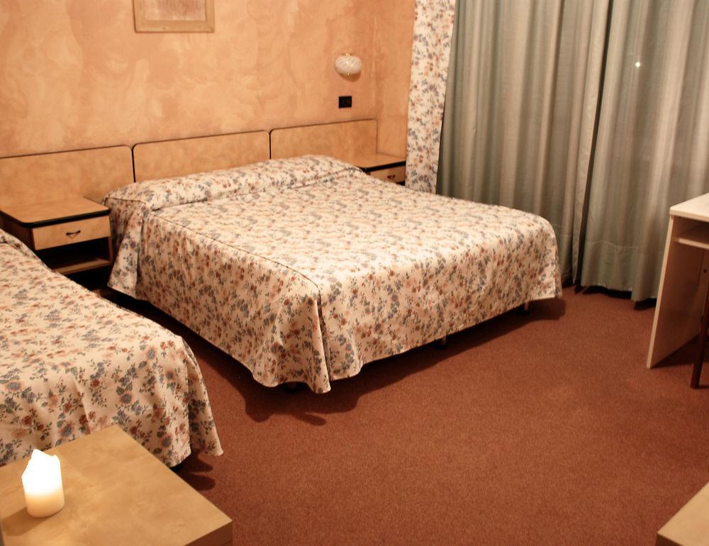 Albergo Sangrila لانزو تورينيس المظهر الخارجي الصورة