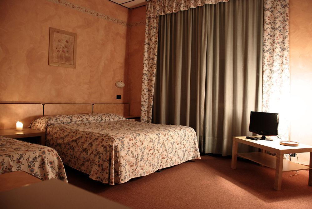Albergo Sangrila لانزو تورينيس المظهر الخارجي الصورة