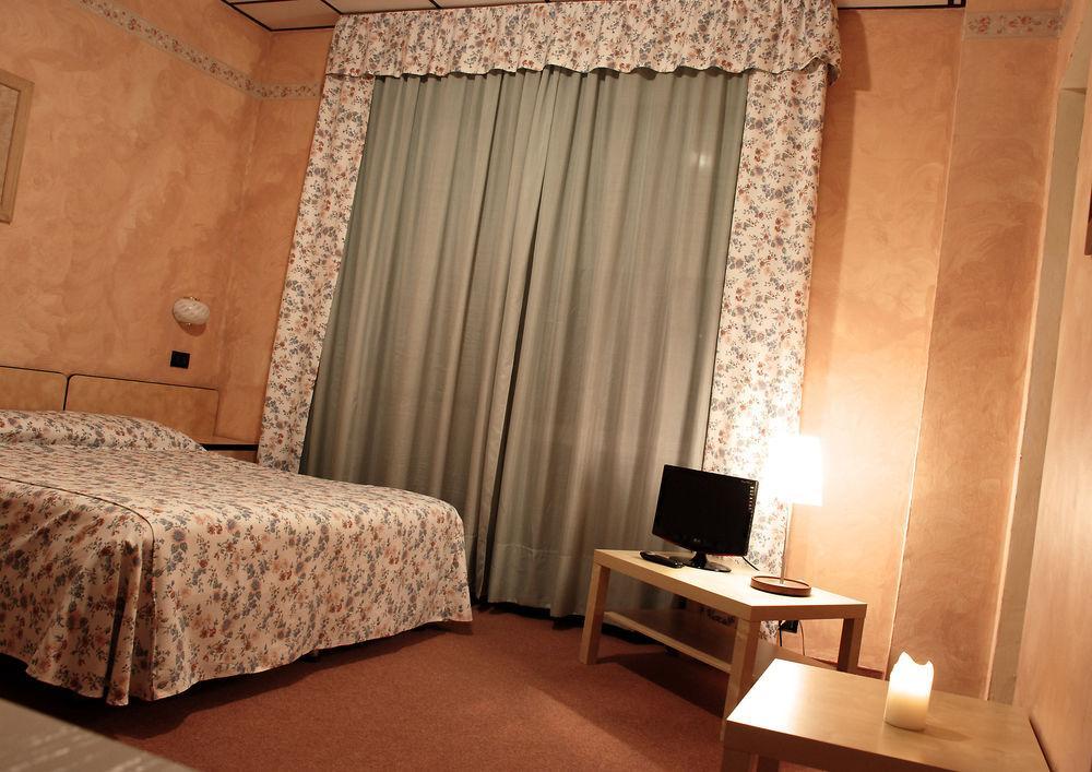 Albergo Sangrila لانزو تورينيس المظهر الخارجي الصورة