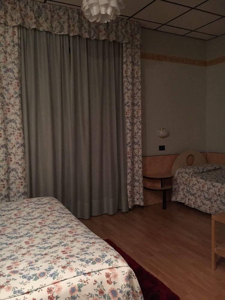 Albergo Sangrila لانزو تورينيس المظهر الخارجي الصورة